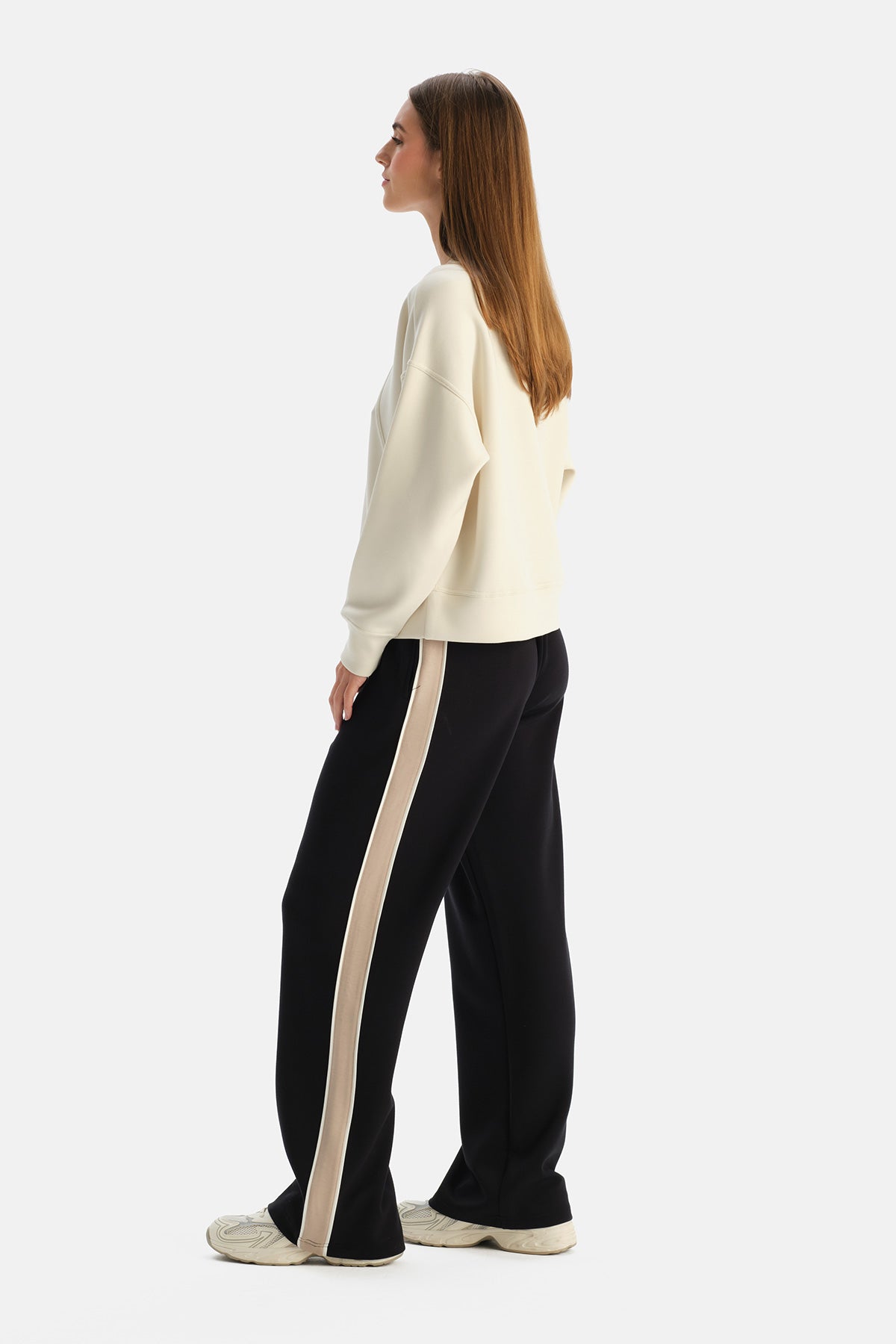 Siyah Yan Şerit Detaylı Modal Karışımlı Pantolon 26SW15491BB_366